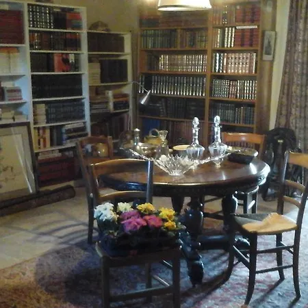 Chambres D'hotes Au Chateau Bed & Breakfast Lunac